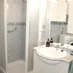 Charming With Pool Apartman