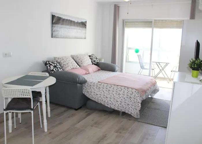 Charming With Pool 네르하