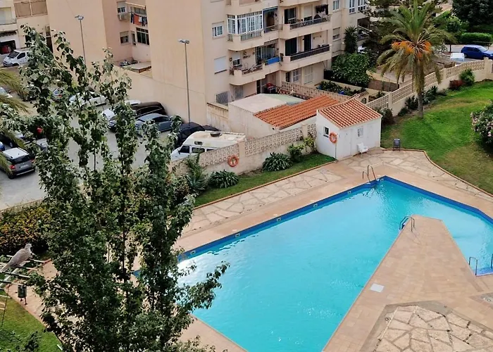 Charming With Pool 아파트