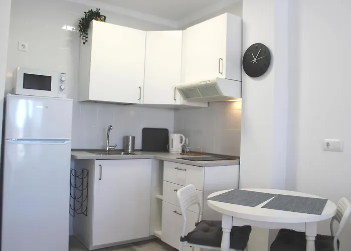 아파트 Charming With Pool 네르하